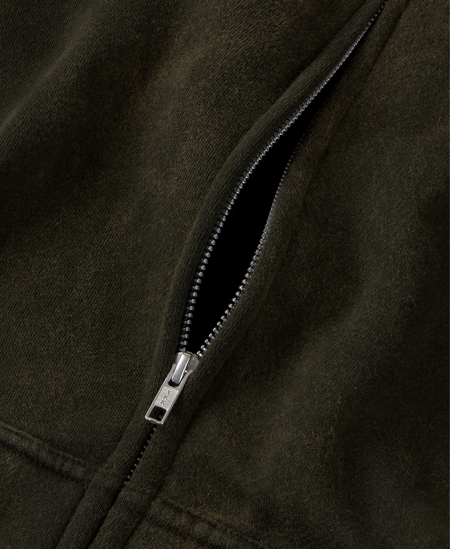 450 GSM ‘Bleach Black’ Zipper