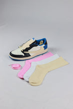 Load image into Gallery viewer, Pink Socks
